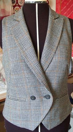 Mens Coat Pattern, Mens Dress Vests, Waistcoat Pattern, Wedding Outfit Men, Mens Fashion Blazer, Men Fashion Casual Shirts, Designer Suits For Men