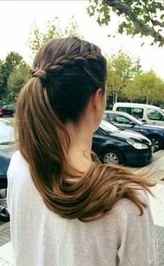 Braid Hair Dos, Free Hair Styles, Hair Styles Ideas, Tail Hairstyle, Nurse Hairstyles, Peekaboo Hair, Brown Hair Looks, Beautiful Haircuts, Styles Ideas