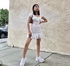 Cute Outfits With Sneakers, Outfits With Sneakers, Tattoo Removal, Body Sculpting, Beauty Business, Up Girl, White Summer, Looks Vintage