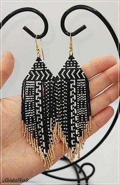 Beading Earring, Fringe Bead Earrings, Beaded Ideas, 2024 Jewelry, Beading Designs, Earring Inspo, Greek Pattern, Seed Bead Jewelry Patterns, Weekend Crafts