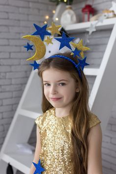 Description 🌟 Make Your Child Shine with the Star and Moon Headband! 🌟 🎉 Our Star and Moon Headband is the perfect carnival costume accessory for children. Designed with high-quality materials, this headband features sparkling stars and a moon that will make any child feel like they're part of a magical night sky. It's comfortable and secure, ensuring it stays in place during all the fun and festivities. ✨ Ideal for: Carnivals Halloween Birthday parties Dress-up play School events 🚚 Worldwid Moon Headband, Magical Night Sky, Halloween Birthday Parties, Star Costume, Kids Carnival, Magical Accessories, Magical Night, Carnival Costume, Play School