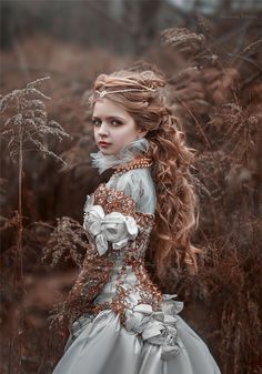 Era Victoria, Old Wedding Dresses, Gaun Abad Pertengahan, Fairytale Photography, Fantasy Photography, Fantasy Dress, Park Chaeyoung, Fantasy Fashion, Costume Design