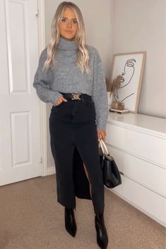 Knit Black Midi Skirt, Black Denim Maxi Skirt Outfit Winter, Jean Skirt Black Boots, Long Skirt Winter Outfit Classy, Denim Maxi Skirt Fall Outfit, Black Denim Midi Skirt Outfit Winter, Autumn Denim Skirt Outfit, Black Jean Maxi Skirt Outfit, Black Midi Jean Skirt Outfit