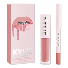 Matte Lip Kit Mini -  The Kylie Cosmetics best-selling Matte Lip Kit in the shade Kylie is now available in a mini size. Featuring a Kylie lip liner pencil and a liquid lipstick, this ready-to-go lip routine is perfect for creating a long-lasting, full coverage matte lip.    Benefits     Ultra-creamy formula glides smoothly on lips Offers long-lasting, 24-hour wear Provides a smudge-proof lip contour Pairs well with all lip textures: mattes, velvets, glosses, lip blushes     Features     Gluten Kylie Matte Lip Kit, Maquillage Kylie Jenner, Profumo Victoria Secret, Koko K, Looks Kylie Jenner, Kylie Jenner Lips, Kylie Lip Kit, Kylie Lips, Lip Contouring