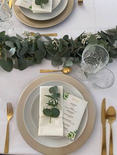 Lunch Table Settings, Green Wedding Decorations, Dinner Party Table Settings, Diner Menu, Diner Party, Diner Table, 21 Diner, Fest Temaer