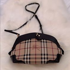 Authentic Guaranteed. Burberry Haymarket Check Dome Crossbody. Used Less Than 5 Times. Chocolate Brown Leather Trim. Burberry Horseferry Bag, Small Black Crossbody Bag, Burberry Crossbody Bag, Burberry Vintage, Gucci Bamboo, Small Tote Bag, Burberry London, Black Leather Handbags, Black Crossbody