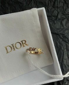 Bracelet Dior, خواتم خطوبة, Xoxo Jewelry, Preppy Jewelry, Expensive Jewelry Luxury, Wrist Jewelry, Luxe Jewelry, Gold Rings Fashion, Dior Jewelry