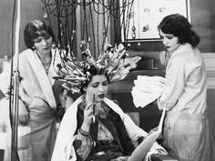 Photo: Woman Having Hair Done in Salon : 24x18in Cabelo Pin Up, Vintage Beauty Salon, Vintage Hair Salons, Retro Hairstyles Tutorial, Retro Updo, Vintage Hairstyles Tutorial, Beauty Procedures, Beauty Regime, Beauty Parlor