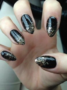 Trendy Winter Nails 2023, Fairy Warrior, Black And Gold Nails, Black Almond Nails, Unghie Sfumate, Warrior Goddess, Nail Goals, Gold Nail Designs