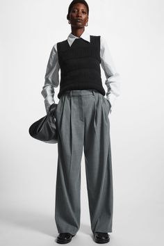 Wide Leg Trousers Outfit, Trouser Outfit, Grey Trousers, Wool Trousers, Wool Pants, Grey Women