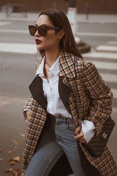 Plaid Blazer Outfit, Casual Work Style, Casual Chique Stijl, Checkered Coat, Fall Fashion Coats, Style Casual Chic