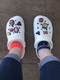 Disney Crocs, Girls Ankle Socks, Flower Background, Crocs Shoes, Ankle Socks, Women Girl, Charms, Socks