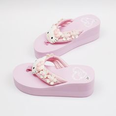 Hello Kitty Wedge Flip Flop Slippers 3 Gold Shoes Heels, Hello Kitty Bedroom, Cartoon Summer, Heels Slippers, Y2k Kawaii, Punk Shoes, Bedroom Slippers, Wedge Heel Boots, High Heel Slippers