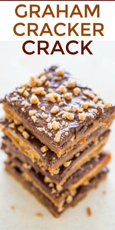 Graham Cracker Toffee (aka Graham Cracker Crack) - Averie Cooks Saltine Toffee, Giada De Laurentiis, Chocolate Caliente, Köstliche Desserts