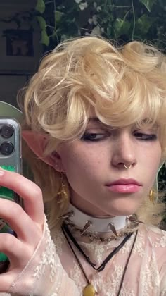 Pretty Nonbinary People, Elf With Short Hair, Elf Hairstyles Short, Goblincore Hairstyles, Gender Envy Nonbinary, Pretty People Aesthetic, Nonbinary Hair, Nonbinary People