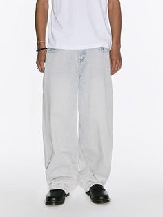 This is a trendy and minimal pants by Millo Archive that is made out of high quality and sturdy material. With distinctive mood of the design and comfortable wear, you can style it for your casual daily outfit.- Relaxed silhouette- Metal cantons detail- Thickness suitable for all four seasons Baggy Five-pocket Pants For Streetwear, Modern Straight Leg Bottoms For Elevated Casual, Trendy Straight Leg Pants For Elevated Casual Occasions, Trendy Straight Leg Pants For Elevated Casual Look, Modern Baggy Straight Leg Bottoms, Urban Style Baggy Wide Leg Bottoms, Urban Style Straight Pants For Spring, Urban Straight Pants For Spring, Trendy Five-pocket Pants For Elevated Casual Occasions