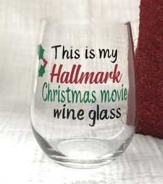 Best Hallmark Christmas Movies, Wine Glass Sayings, Wine Christmas Gifts, Wine Christmas, Christmas Glasses, Wine Gift Baskets, Wine Glass Crafts