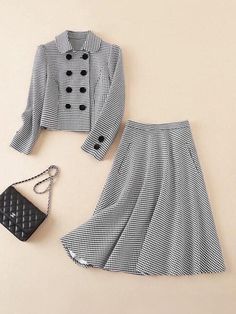 Womens Dress Coats, Classy Work Outfits, Elegant Dresses For Women, Outfit Women, Fashion Design Clothes, Mode Inspiration, Fashion Sewing, Fashion Classy, Stylish Dresses