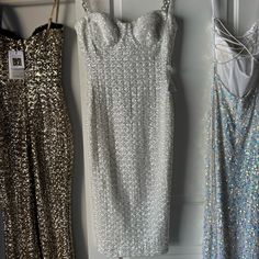 White Sequin Nadine Merabi Formal Dress; Knee Length; Sized 2; Runs Small White Sheath Evening Dress For Party, White Formal Midi Dress For Party Season, White Midi Dress For Formal Party Season, White Midi Dress For Formal Parties, Glamorous White Midi Dress For Gala, Embellished White Sheath Dress, White Embellished Sheath Dress, White Sequined Formal Midi Dress, White Sequined Midi Dress For Formal Occasions