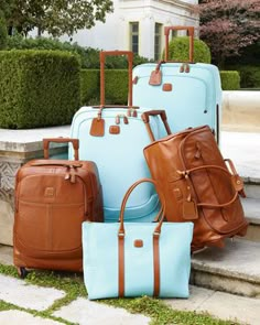 I love luggage! Especially this set! Air Port, Mk Handbags, Mk Bags, Pretty Shoes, Shoe Obsession, Swag Outfits, Handbags Michael Kors, Bago