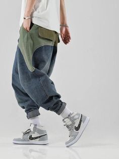 Mens Wide Leg Jeans, Techwear Outfits, Muslim Men, Mens Outfit Inspiration, Mens Pants Fashion, Fashion Attire, Streetwear Men Outfits, Sneakers Men Fashion, Fashion Fits