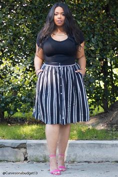 Fashion Petite, Professional Wardrobe, Big Girl Fashion, Striped Skirt, Plus Size Skirts, Black Women Fashion, Curvy Girl Outfits