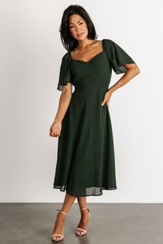 Romantic Natural Style, Sultry Winter, Sweetheart Midi Dress, Evergreen Color, Wedding Guest Ideas, Guest Ideas, Beautiful Midi Dresses, My Style Aesthetic, Semi Formal Wedding