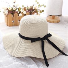 CARACTÉRISTIQUES

 chapeau d'été : chapeau femme

 couleur : 5 couleurs

 chapeau seau : Chapeau de soleil Chapeaux pour femmes Casquette d'été

 plage : été

 Chapeau d'été femme : chapeau de soleil

 Chapeau femme été : chapeaux pour femmes

 Style : Décontracté

 Saison : Printemps Été Automne

 Date de sortie : Été 2022
 Catégorie de produit : Chapeau de soleil, chapeau de paille, accessoires pour vêtements.

 Type de motif : Solide

 Origine : Chine continentale

 Numéro de modèle : SAWJH05 Solid Color Sun Hat With Flat Brim For Summer, Solid Color Beach Hat For Summer, Solid Color Summer Beach Hat, Adjustable Solid Color Bucket Hat For Beach, Adjustable Solid Color Bucket Hat For Beach Season, Solid Straw Hat For Beach And Summer, Solid Color Straw Hat For Summer Vacation, Summer Outdoor Beige Straw Hat, Summer Hat With Uv Protection