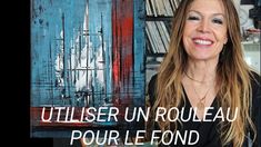 a woman standing in front of a painting with the words utiler un rouleau pour le fond