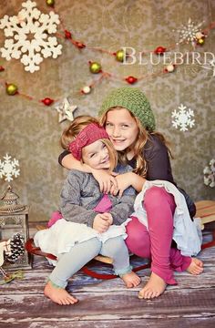 Christmas pose with sled. Love the fun nature of the kids in this pose Sibling Photoshoot, Christmas Poses, Holiday Clothes, Kids Holiday