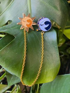 Sun And Moon Fnaf Merch, Eclipse Costume, Fnaf Jewelry, Security Breach Sun And Moon, Fnaf Crafts, Sun And Moon Show, Moon Drawings, Sun And Moon Drawings, Moon Drawing