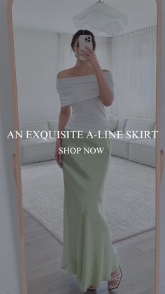 The A-line shape of the Iris skirt flows down from the waist, which is finished with elastic for easy and comfortable wear, and thanks to it being cut on bias it drapes exquisitely as if it’s floating as you walk.