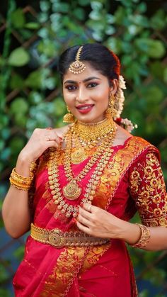 Bride Fashion Photography, Indian Bride Poses, Indian Bride Photography Poses, Indian Bride Makeup, Indian Wedding Poses, Bride Photos Poses, Engagement Photography Poses, Indian Bridal Photos, Indian Wedding Couple Photography