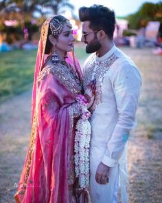 Sarah Khan Wedding, Sarah Khan Falak Shabir, Falak Shabir, Actress Wedding, Sarah Khan, Bridesmaid Photoshoot, Indian Wedding Photography Couples, Adorable Pictures