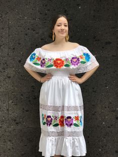 Flower Child Hair, Jalisco Dress, Luau Ideas, Mexican Skirts, Womans Dress, Frida Kahlo Style, Mexican Boho