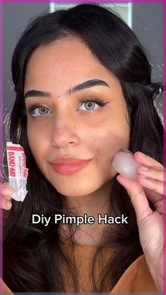 Diy pimple patch which will reduce redness in just 20 minutes😍 #DIYPimpleHack #SkincareTips #ClearSkin #BeautyHacks #AcneSolution #QuickFix Diy Pimple Patch, Pimple Hacks, Reduce Face Redness, Reduce Pimple Redness, Back Acne, Beauty Treatments Skin Care, How To Reduce Pimples, Pimples Overnight, Pimple Patch