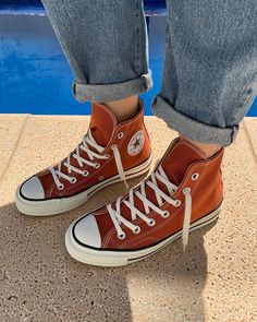 Burnt Orange Converse, How To Style Converse, Converse Haute, Converse Orange, Orange Converse, Allstar Converse, Cute Converse Shoes, Converse Chuck Taylor 70, Cute Converse