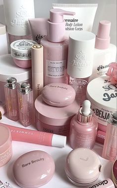 Skincare Reccomendation, Asthetic Skincare, Sephora Wishlist, Rosa Make-up, Makeup Contouring, Preppy Skincare, Sephora Skin Care, Skincare Inspiration, Aesthetic Skincare