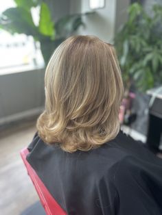 90 Layers Short Hair, 90s Layered Bob Haircut, Short Layers On Short Hair, 90s Balayage, 90s Layered Haircut Fine Hair, Chunky Long Bob, Hair Cuts Fine Hair, 90s Layered Hair Fine Hair, Honey Brown Hair Short Shoulder Length