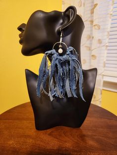 Denim Fringe Earrings (Blue & White) Denim Fringe, Denim Earrings, Denim Bag Diy, Diy Denim, Bag Diy, Denim Diy, Denim Bag, Earrings Blue, Fringe Earrings