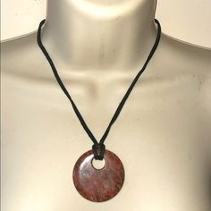 Leather Cord Necklace With A Reddish Brown Stone Drop. This Statement Necklace Is Perfect If You Love That Boho Style! Brown Crystal Necklace, Earthy Accessories, Earth Jewelry, Streamer Dr, Layered Beaded Necklaces, Starburst Necklace, Earthy Jewelry, Style Bundle, Tiered Necklace