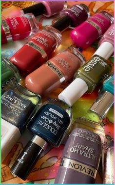 Essie Nail Polish Fall, Best Drugstore Nail Polish, Cute Christmas Nail Designs, Dark Green Nail Polish, Teal Nail Polish, Mauve Nail Polish