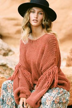 Outfit Sombrero, Bohemian Style Clothing, Bohemian Chic Fashion, Pull Oversize, Boho Style Outfits, Aesthetic Life, Knitted Jumper, Cardigans For Women, Bohemian Style