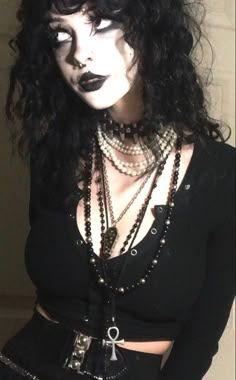 Goth Outfits And Makeup, Goth Black Aesthetic, Goth Reference Photos, Romantic Goth Aesthetic Makeup, Round Pfp Black, Trad Goth Women, Midsize Goth Fashion, Goth Women Outfits, Goth Girl Hair