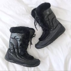 The North Face Black Faux Fur Lined Quilted Goose Down Water Resistant Lace Up Winter Boots In The Style Icepick. Womens Size 8. Gently Used. North Face Shoes, Black North Face, Black Faux Fur, Winter Rain, Lace Up Boots, Winter Boots, Rain Boots, Faux Fur, The North Face