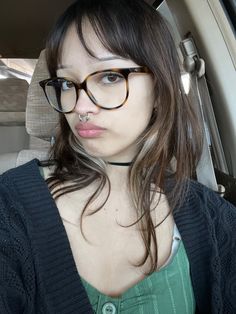 Grunge With Glasses, Grunge Makeup With Glasses, Glasses And Bangs Haircuts, Glasses Inspo Women Round Face, Midi Bangs, Woman Glasses Aesthetic, Glasses On Round Face, Indie Sleaze Hair, Glasses Ideas For Women