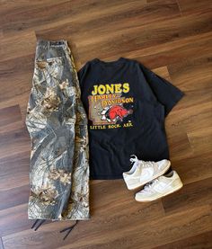 Big And Tall Streetwear For Men, Stud Summer Outfits, Vintage Outfits Men, Harley Davidson Tshirt, Comfortable Fits, Street Fashion Men Streetwear, Guys Clothing Styles, Tomboy Style Outfits, Cool Outfits For Men