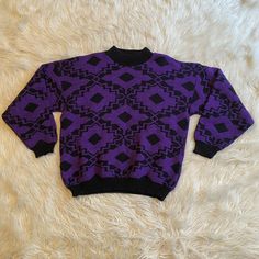 Vintage Cheryl purple metallic sweater. Made in USA in the 80’s. No stains or pulls. Women’s size Large with measurements below. Ready to ship. Pit to pit: 21” Shoulder to hem: 23.5” Vintage 80’s Cheryl Purple Metallic Geometric Sweater Made in USA Women’s Size L. Purple Grunge Outfits, Purple Sweater Outfit, Western Sweaters, Outfits 2000s, Geometric Sweater, Usa Women, Sparkle Sweater, 80s Sweater, Purple Metallic