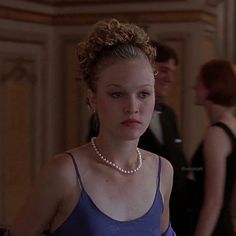 Kay Stratford Prom Hair, Kat Prom Dress 10 Things, 10 Things I Hate About You Prom Hair, Kat Stratford Prom Hair, 90s Prom Updo, Cinderella Updo, Kat Stratford, Cinderella Hair, Prom Buns