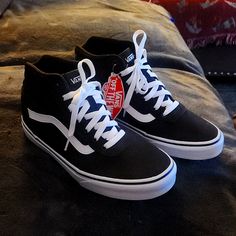 Brand New Never Worn Just Bought Wrong Size.. Womens Vans Hi-Top Size 10 Vans Hi, Vans Black And White, Shoes Vans, Vans Black, Hi Top, Womens Vans, Vans Shoes, Womens Shoes Sneakers, White Color